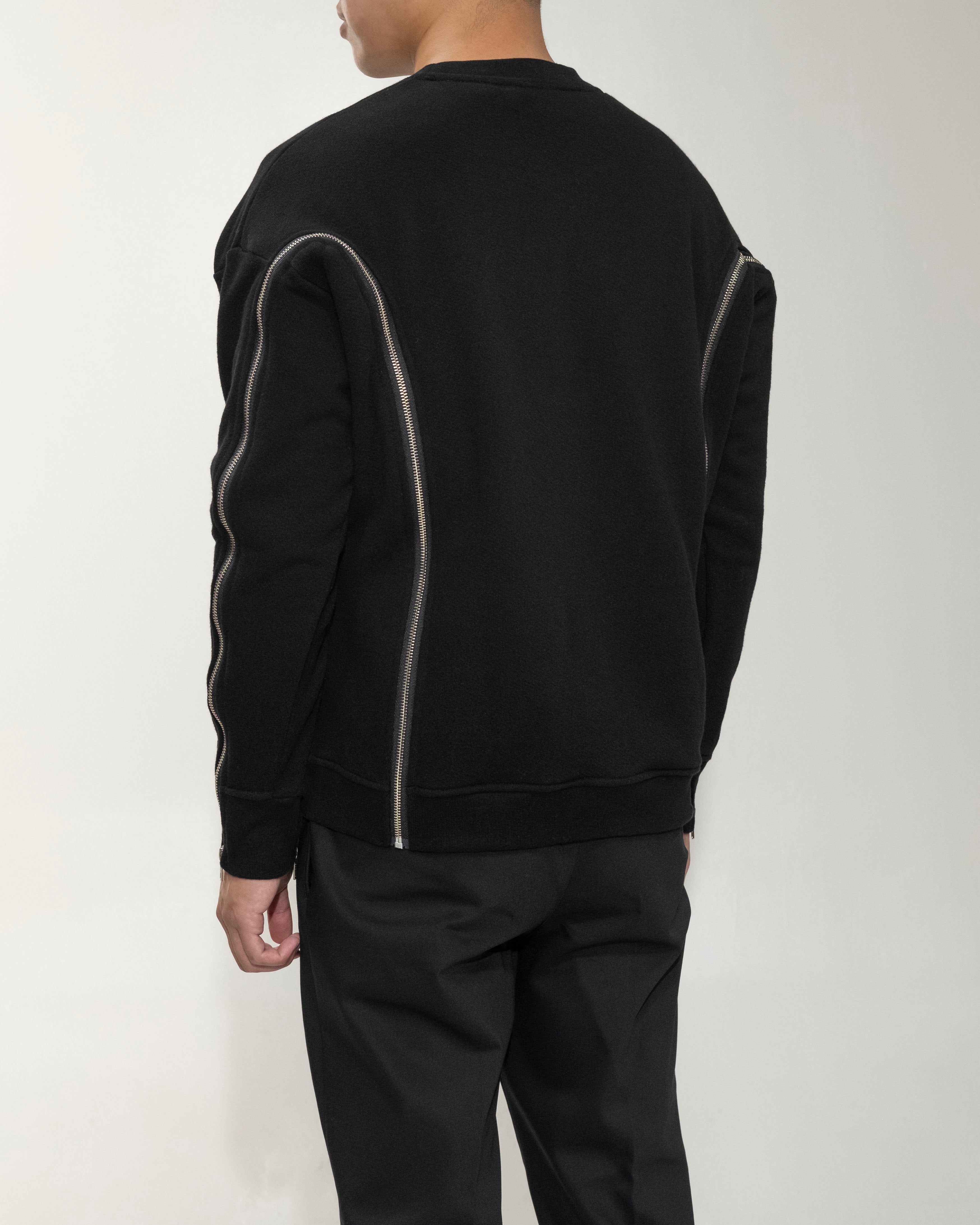 Parallel Zip Sweatshirt in Black