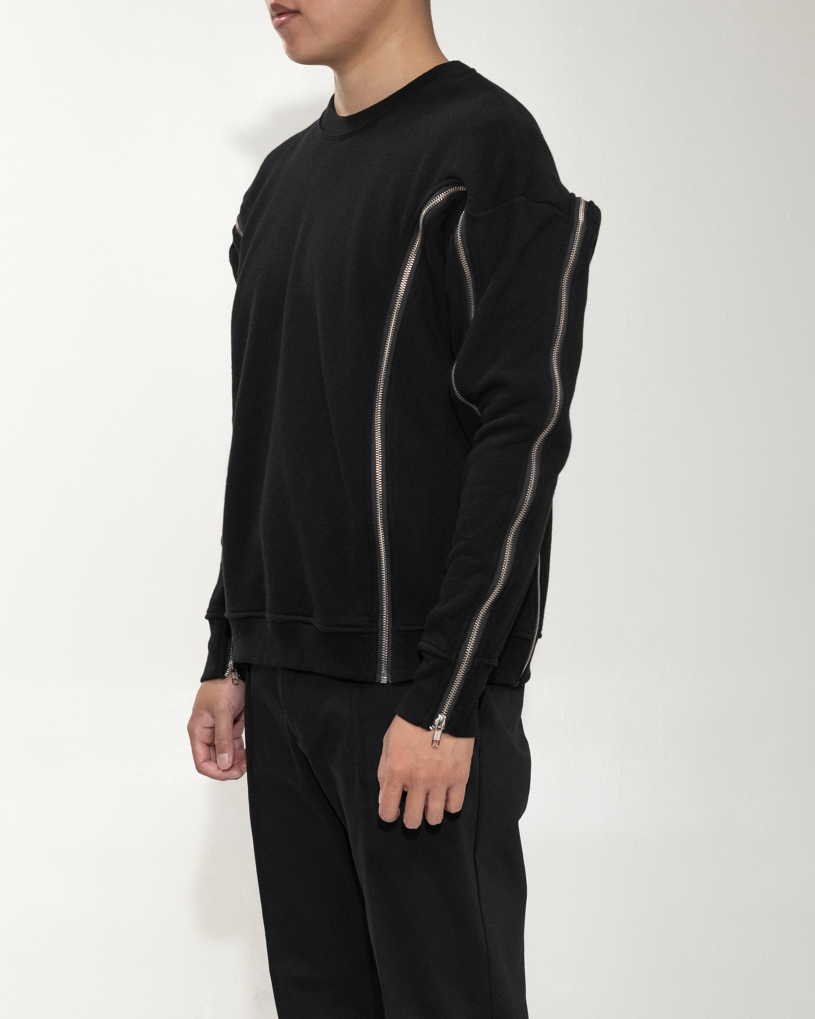 Parallel Zip Sweatshirt in Black